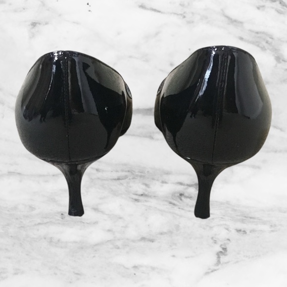Manolo Blahnik BB Patent Leather Black Pointed Toe Pumps - Picture 3 of 16